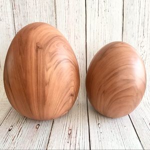 🆕 SMALL Resin Egg Shaped Sculpture